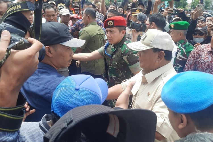 Menteri Pertahanan RI, Prabowo Subianto lakukan kunjungan kerja di Kabupaten Blora, Jawa Tengah, Kamis (18/1/2024)(KOMPAS.COM/ARIA RUSTA YULI PRADANA